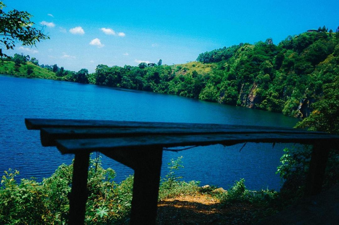 Lake Nyamirima Cottages Fort Portal Exterior photo