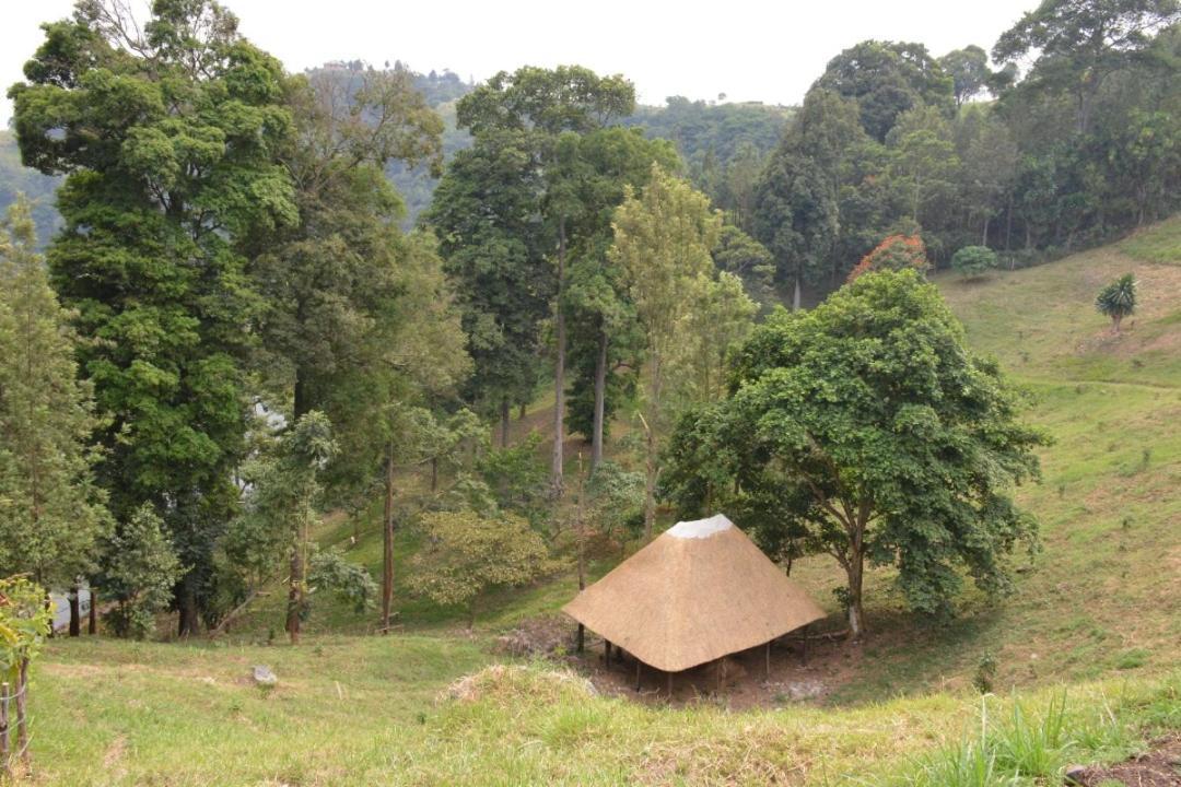 Lake Nyamirima Cottages Fort Portal Exterior photo