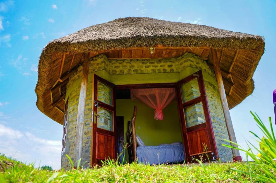 Lake Nyamirima Cottages Fort Portal Exterior photo