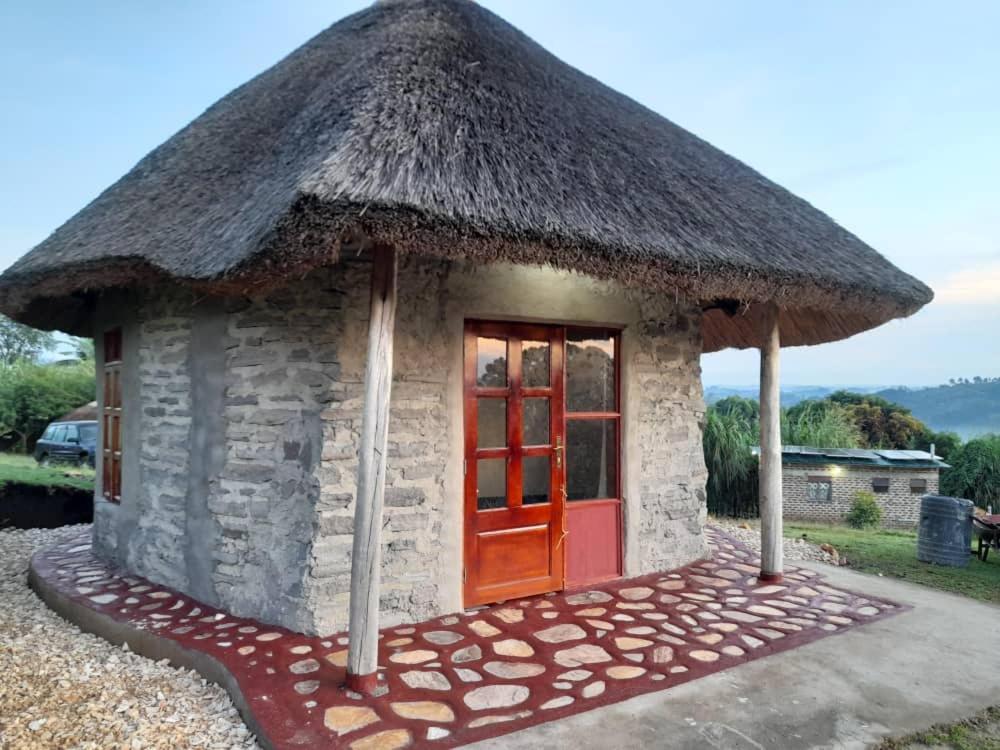 Lake Nyamirima Cottages Fort Portal Exterior photo